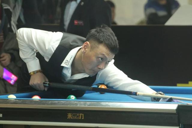 球迷愿意拥 球迷愿意拥